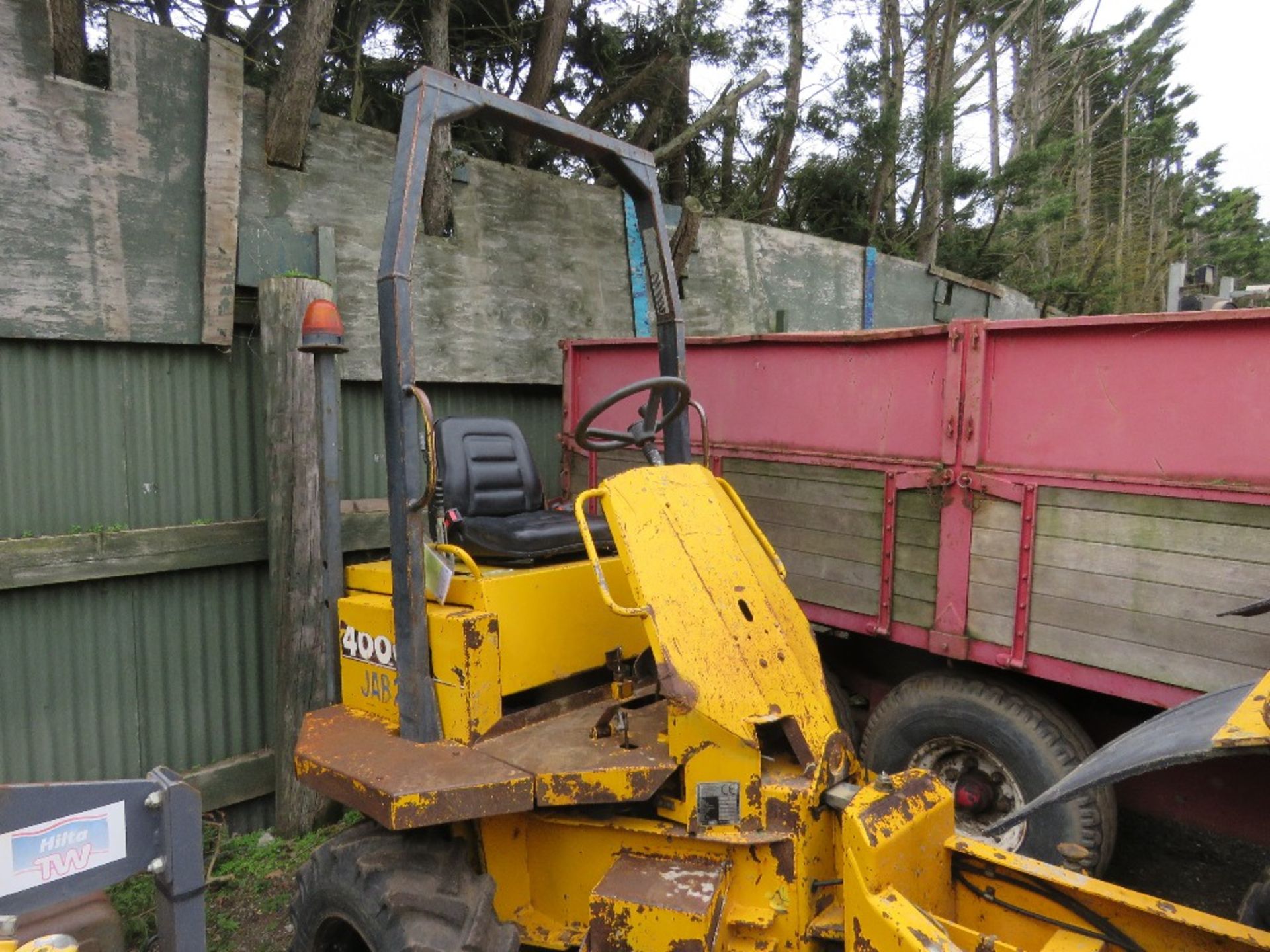 THWAITES 4000 2 TONNE CAPACITY STRAIGHT TIP SITE DUMPER, TYPE MACH-020 SN:15-97698. YEAR 2000 BUILD. - Image 3 of 13