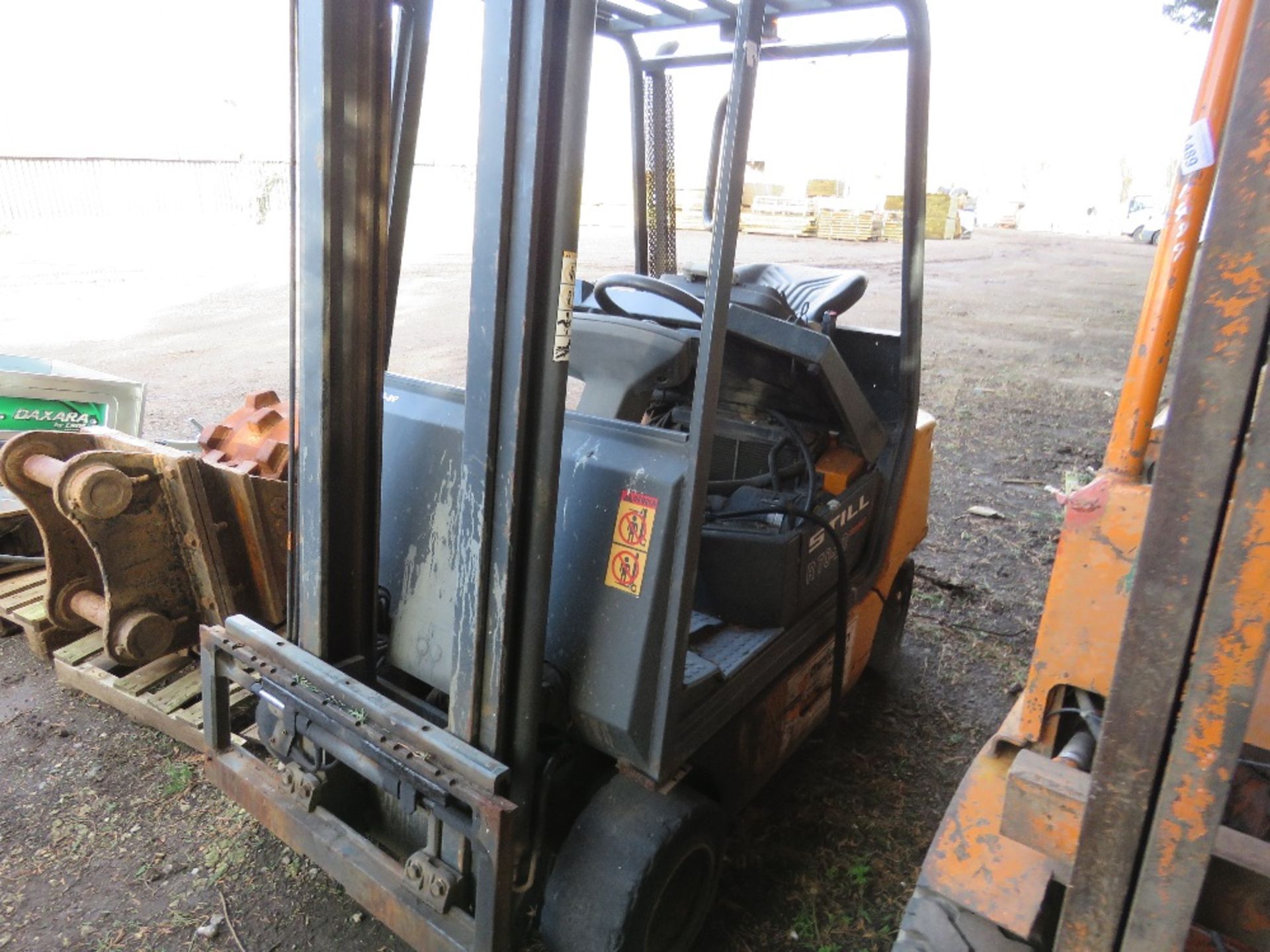 STILL R70-20 COMPACT DIESEL ENGINED FORKLIFT, SN:076001217. WEN TESTED WAS SEEN TO START, RUN AND LI - Image 3 of 6