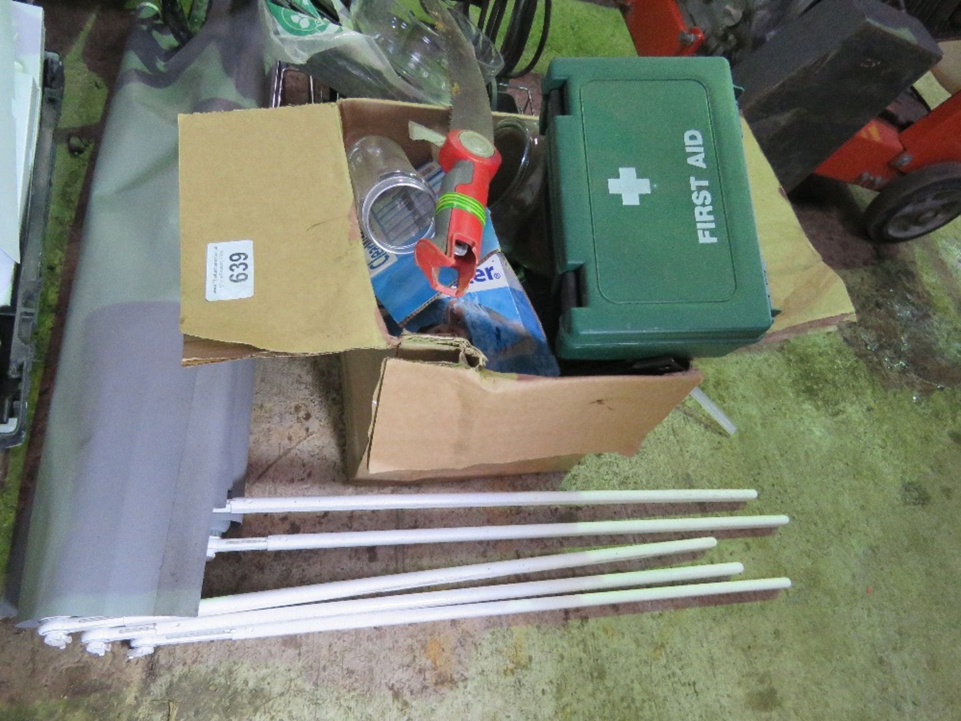 QUANTITY OF MIXED SUNDRIES PLUS A POLE HAND SAW. THIS LOT IS SOLD UNDER THE AUCTIONEERS MARGIN SC