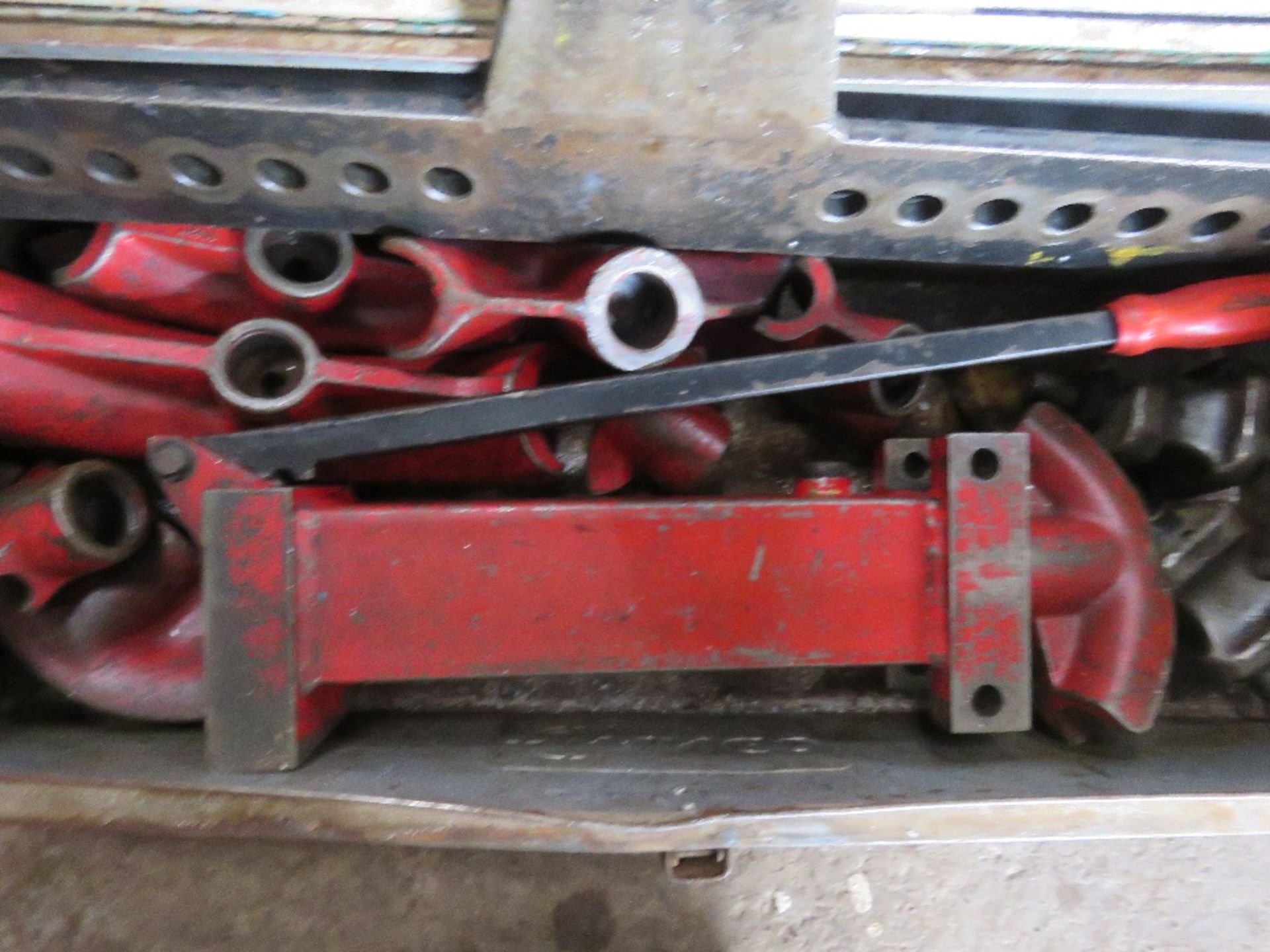 HEAVY DUTY HYDRAULIC PIPE BENDING SET IN A BOX. (VERY HEAVY!!) SOURCED FROM LOCAL DEPOT CLOSURE. - Image 3 of 4