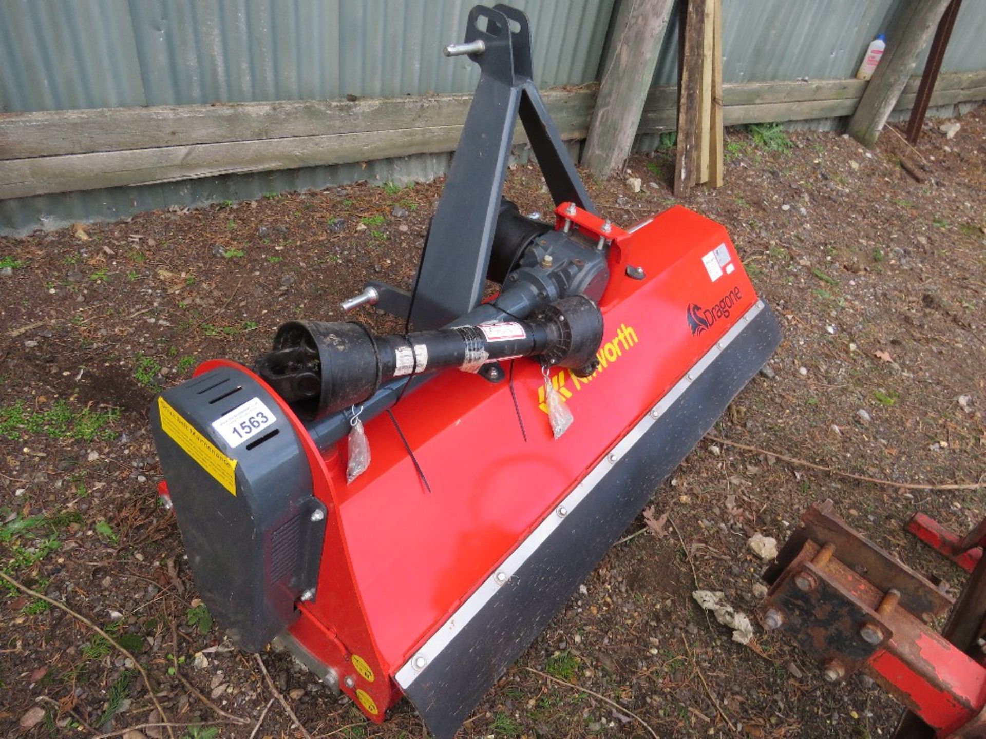 KILWORTH DRAGONE LP160F 1.6M WIDE HEAVY DUTY TRACTOR MAOUNTED FLAIL MOWER. UNUSED/SHOP SOILED.