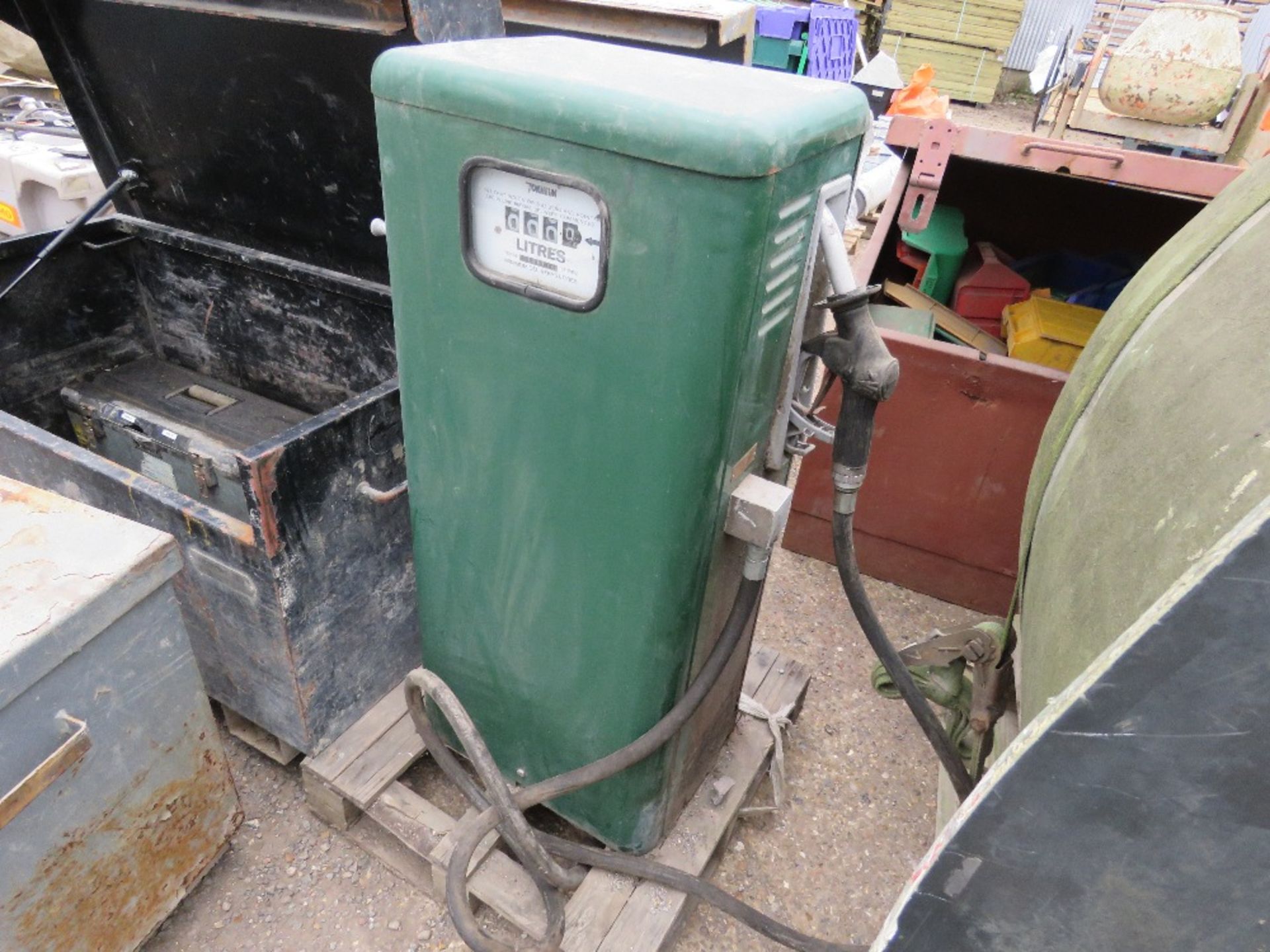 ANTIQUE PETROL PUMP. SOURCED FROM COMPANY LIQUIDATION. - Image 2 of 4