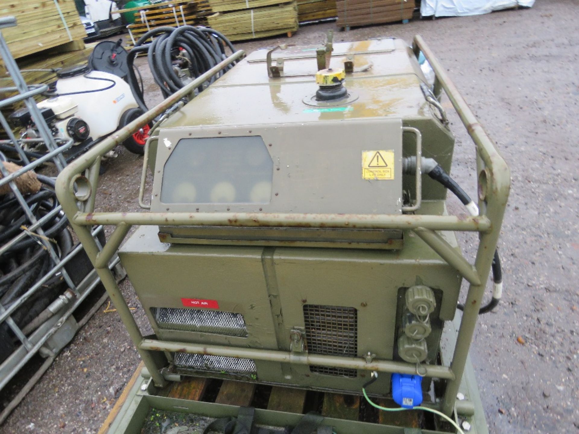 EX ARMY 4.5KVA DIESEL ENGINED GENERATOR SET. SOURCED FROM COMPANY LIQUIDATION. THIS LOT IS SOLD - Image 2 of 6