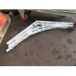 4NO DECORATIVE ALLOY ANGLED ROOF BRACKETS, SIDE LENGTHS:75CM X 60CM X 22CM APPROX. THIS LOT IS SO