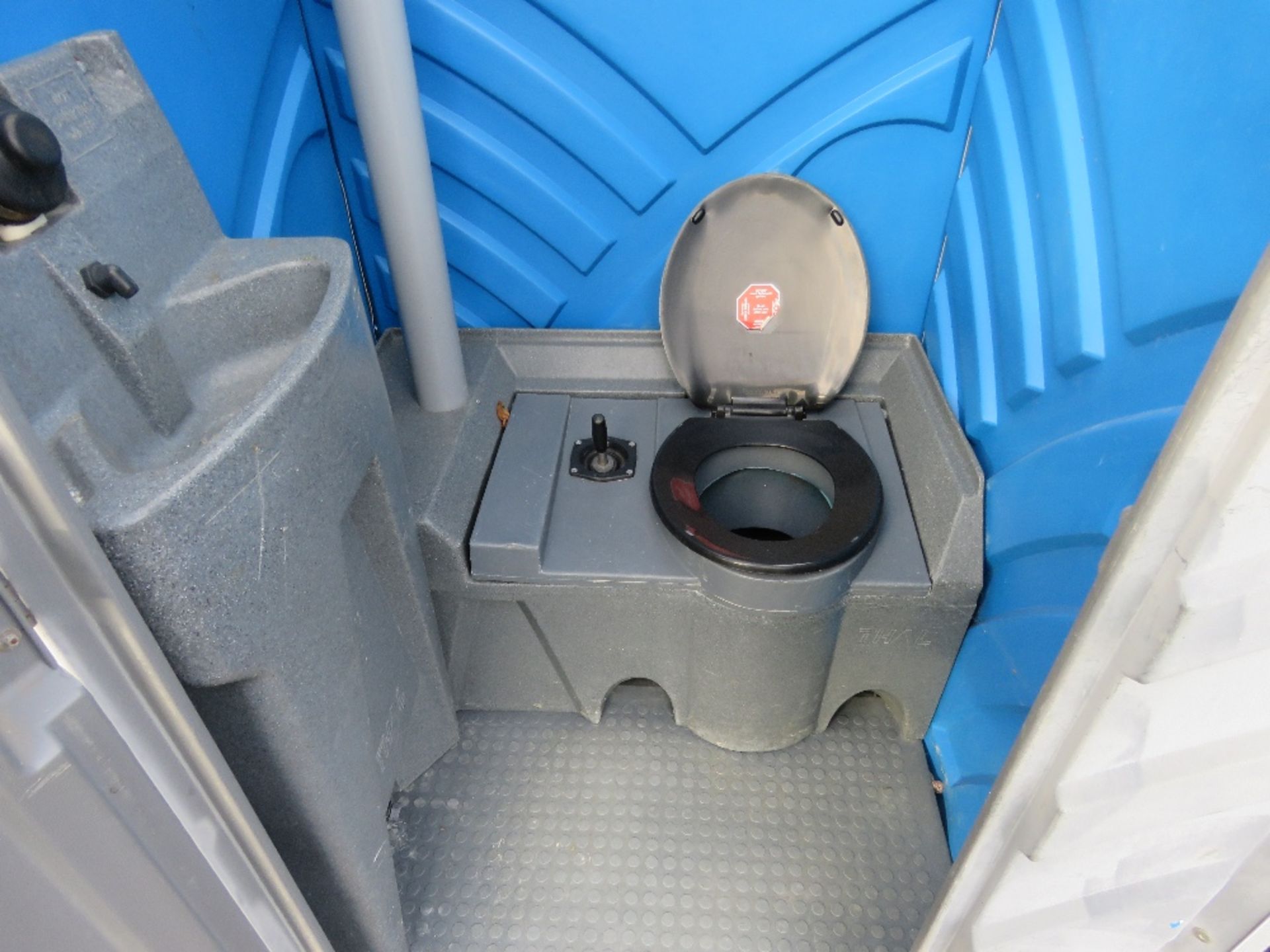 PORTABLE / EVENTS TOILET. THIS LOT IS SOLD UNDER THE AUCTIONEERS MARGIN SCHEME, THEREFORE NO VAT - Image 2 of 2