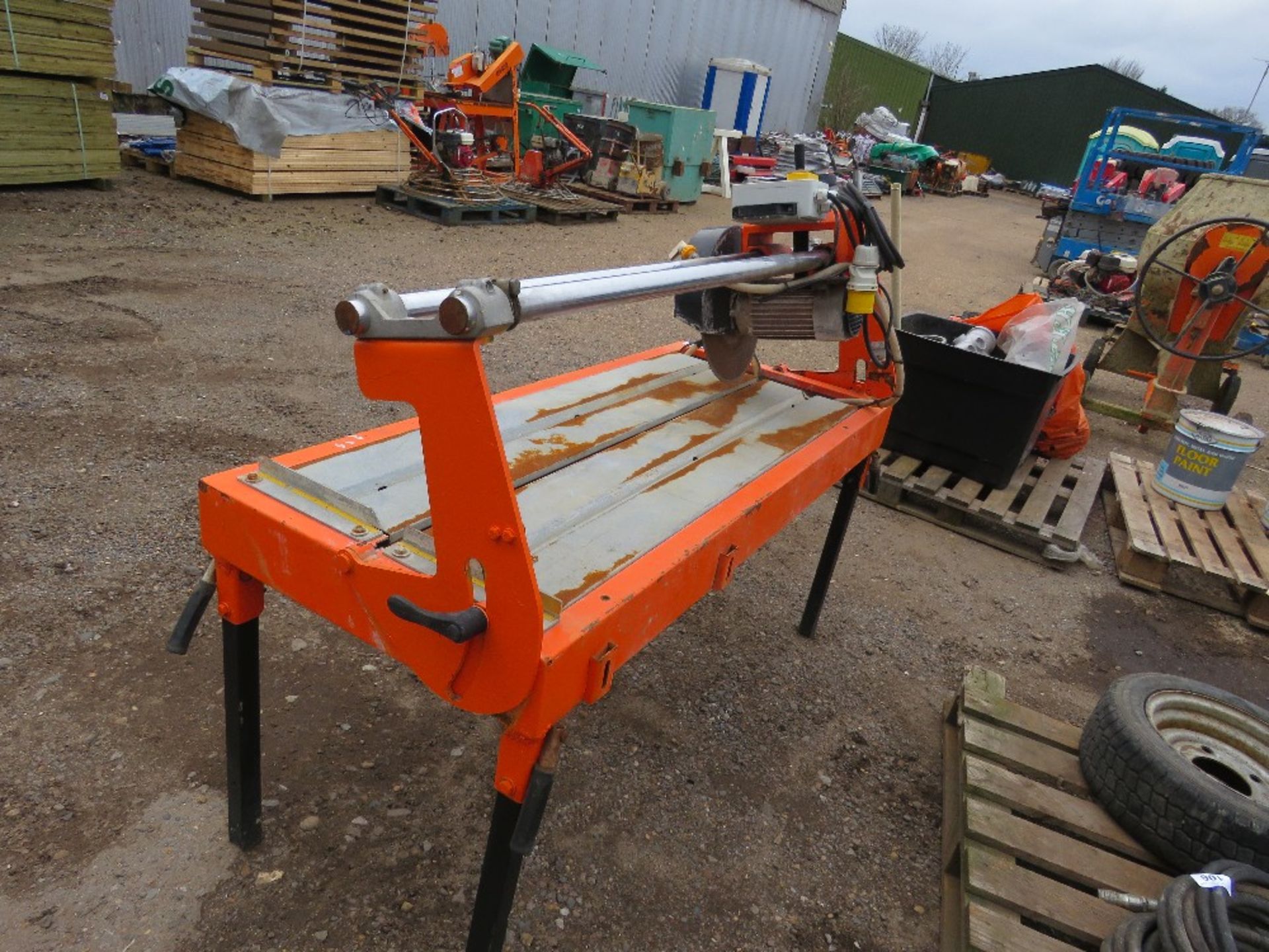 REDBAND SEGA MB120 MONO TILE SAW WITH SLIDING HEAD. RECENTLY WORKING, SURPLUS TO REQUIREMENTS. - Image 4 of 5