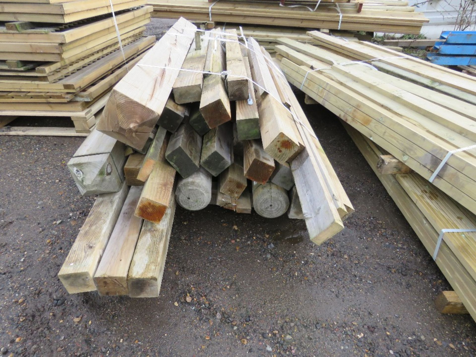 ASSORTED POSTS AND TIMBERS. - Image 2 of 6