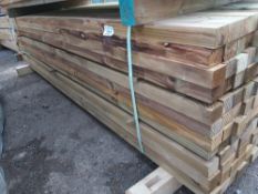 LARGE PACK OF APPROXIMATELY 200 PIECES OF TREATED TIMBER BATTENS / POSTS MOSTLY 50-55MM X 45MM APPRO