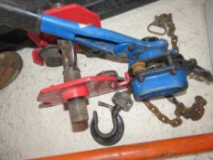 BRAVO 1.5TONNE CHAIN HOIST WINCH PLUS A BEAM RUNNER. SOURCED FROM COMPANY LIQUIDATION. THIS LOT