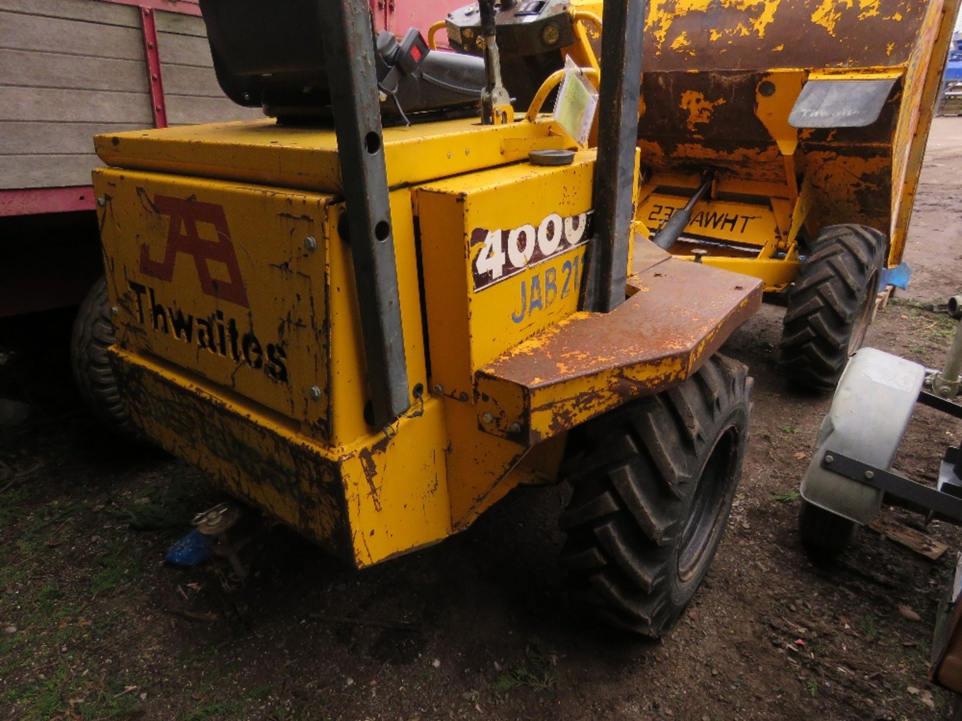 THWAITES 4000 2 TONNE CAPACITY STRAIGHT TIP SITE DUMPER, TYPE MACH-020 SN:15-97698. YEAR 2000 BUILD. - Image 6 of 13