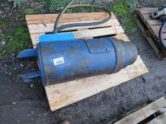 LARGE SIZED EXCAVATOR MOUNTED AUGER DRIVE HEAD. 75MM SQUARE DRIVE HEAD (REQUIRES REPLACEMENT), 45MM