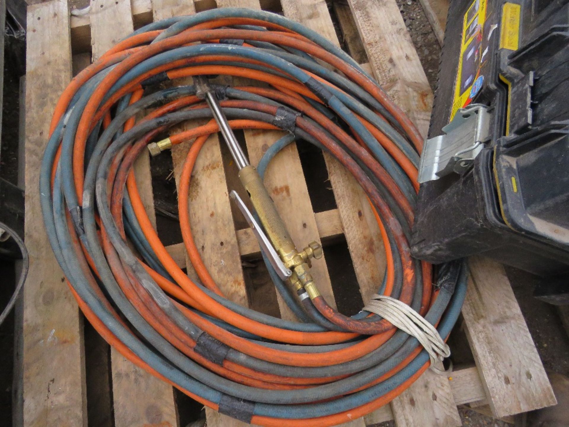 GAS CUTTING HOSES AND EQUIPMENT. SOURCED FROM COMPANY LIQUIDATION. - Image 4 of 5