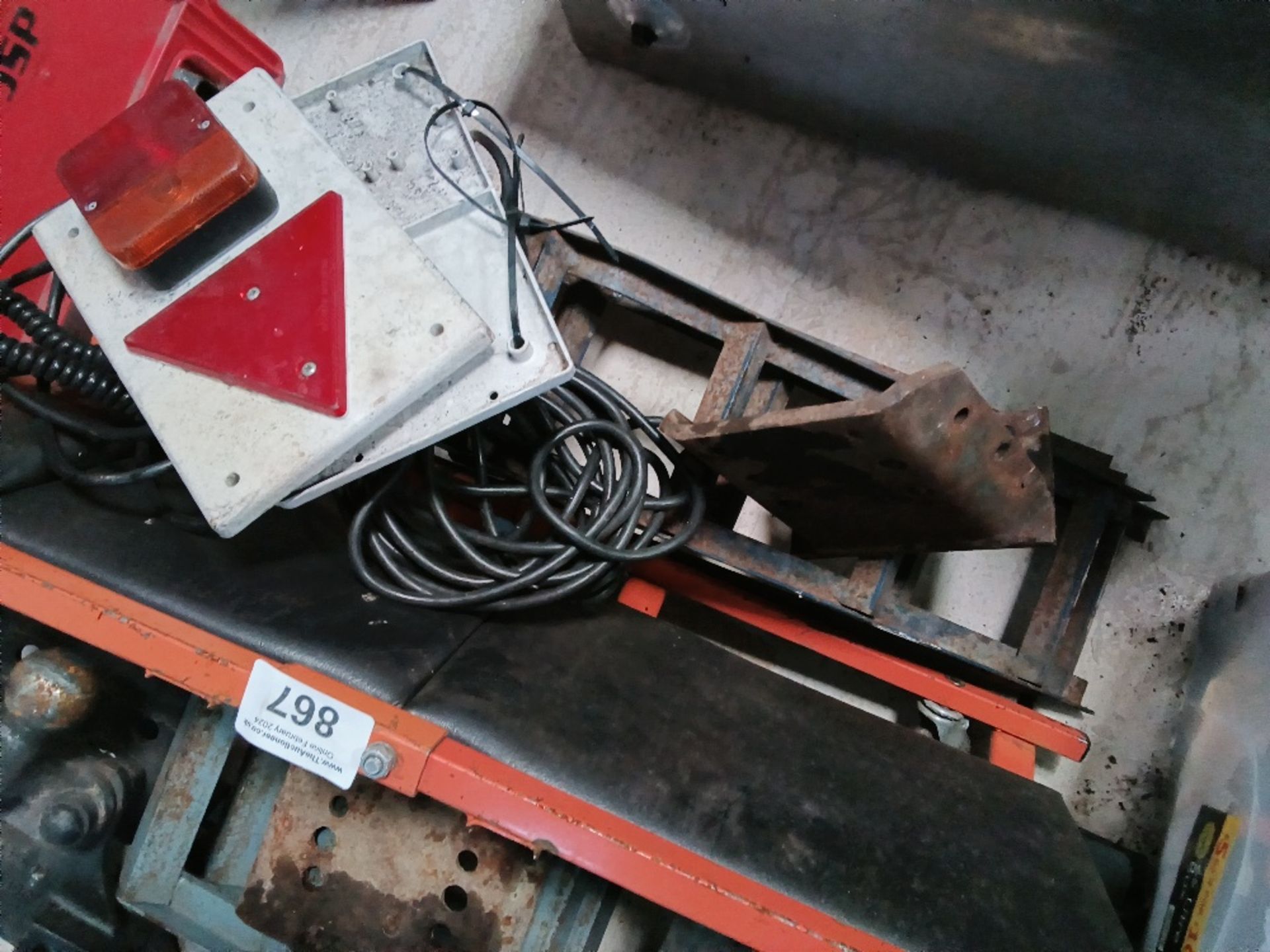 SAFETY BARRIER, 4 X CAR RAMPS, TRAILER LIGHTS, TOW HITCHES ETC. THIS LOT IS SOLD UNDER THE AUCTIO - Image 2 of 4