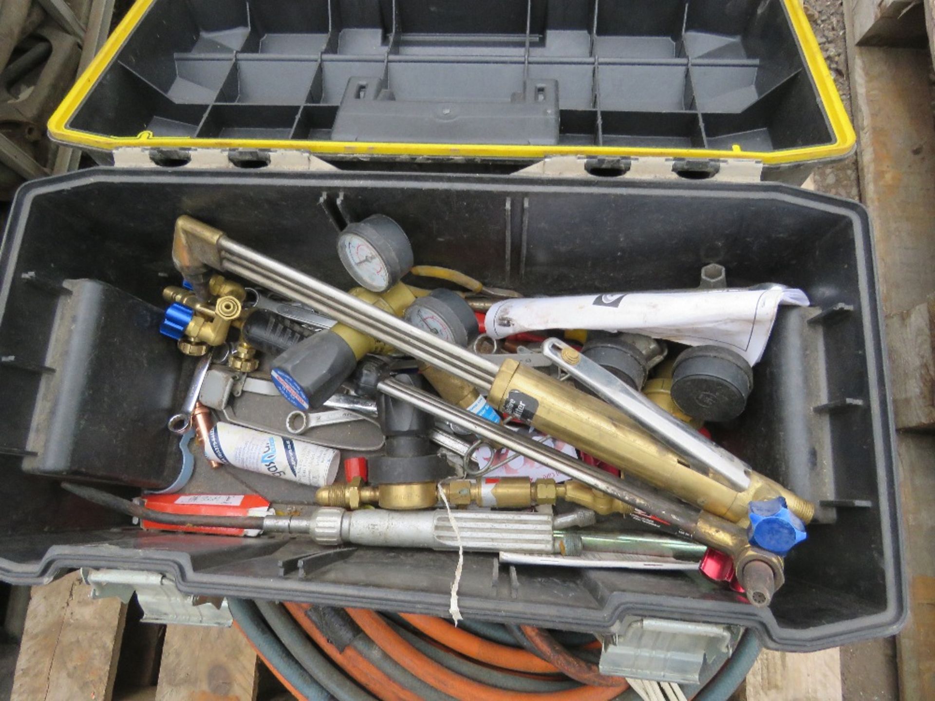 GAS CUTTING HOSES AND EQUIPMENT. SOURCED FROM COMPANY LIQUIDATION. - Image 2 of 5
