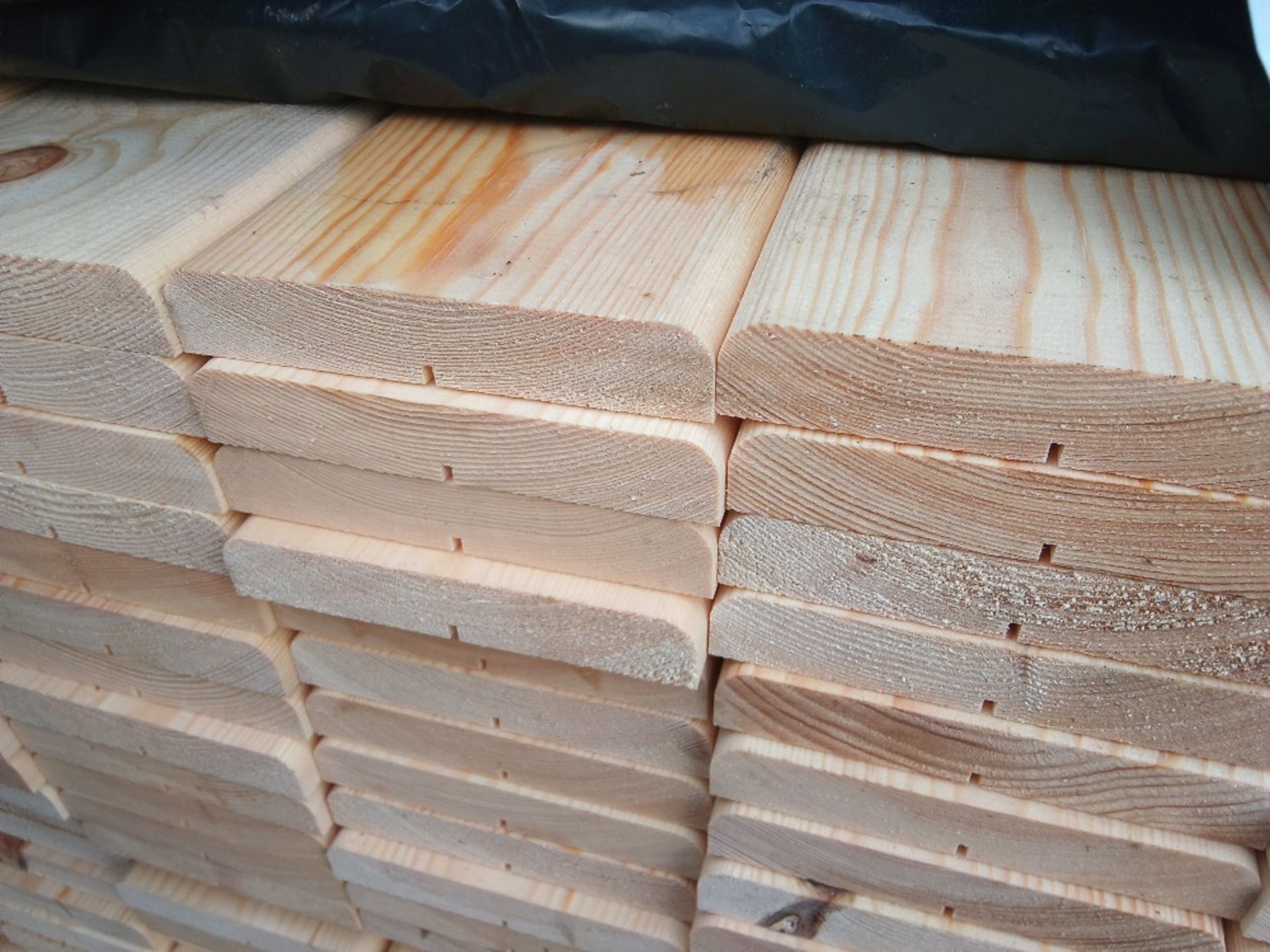 PACK OF UNTREATED TIMBER CAPPING BOARDS 1.88M LENGTH X 120MM X 20MM APPROX. - Image 3 of 4