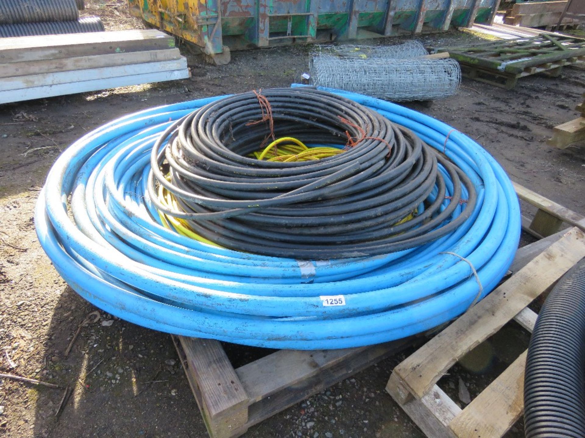 ASSORTED WATER PIPES, AS SHOWN. THIS LOT IS SOLD UNDER THE AUCTIONEERS MARGIN SCHEME, THEREFORE N