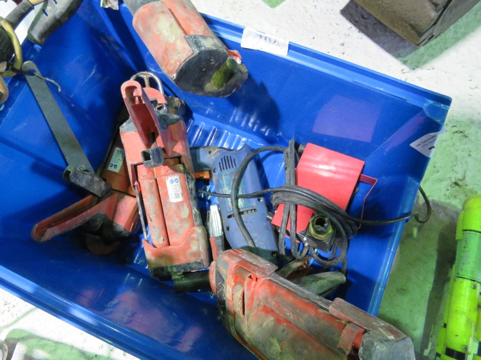 4 X HILTI MASTIC GUNS PLUS POWER TOOLS. SOURCED FROM COMPANY LIQUIDATION. THIS LOT IS SOLD UNDER - Image 4 of 7
