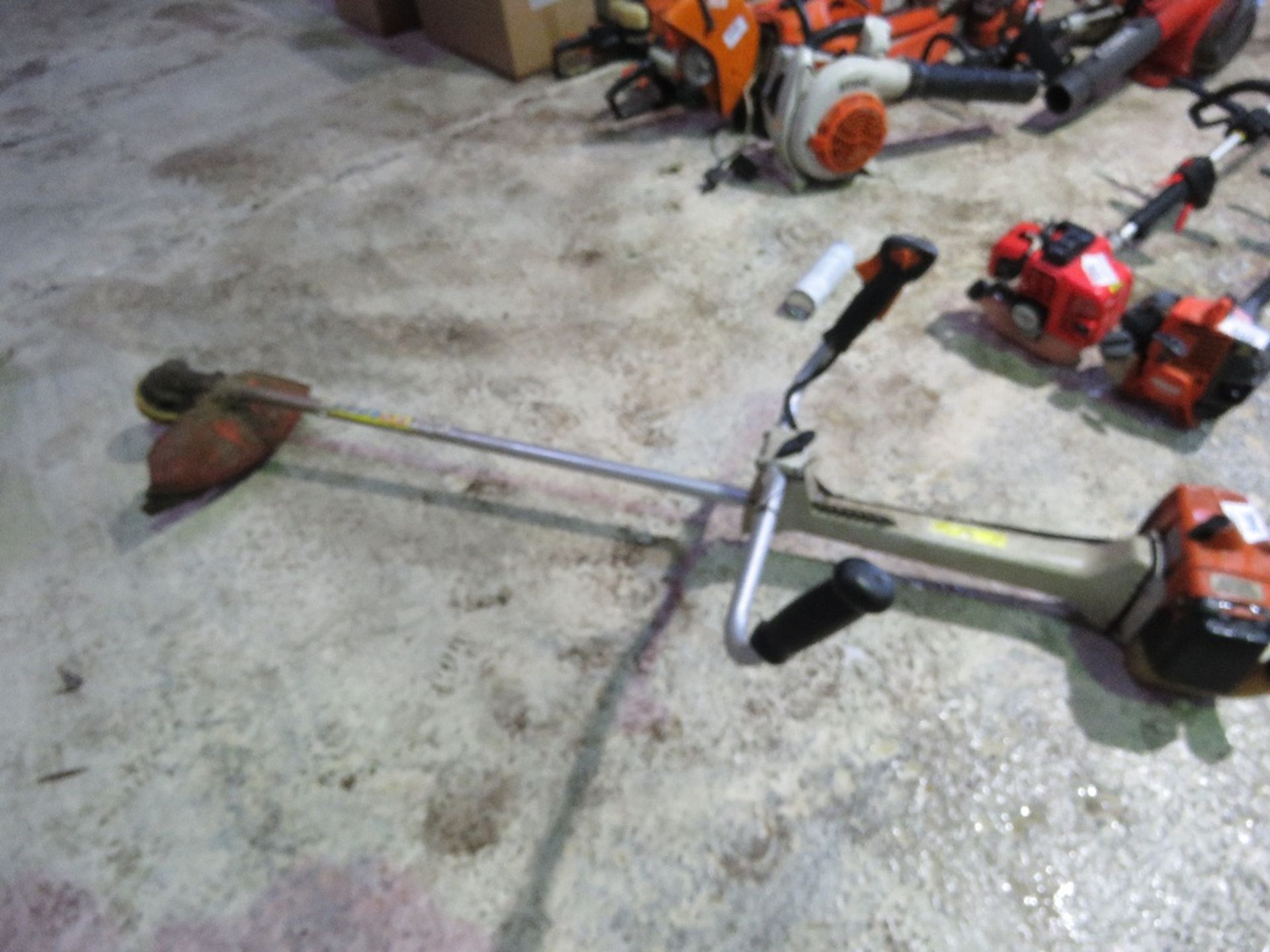 STIHL FS 300 HANDLEBAR STRIMMER. THIS LOT IS SOLD UNDER THE AUCTIONEERS MARGIN SCHEME, THEREFORE NO - Image 2 of 5