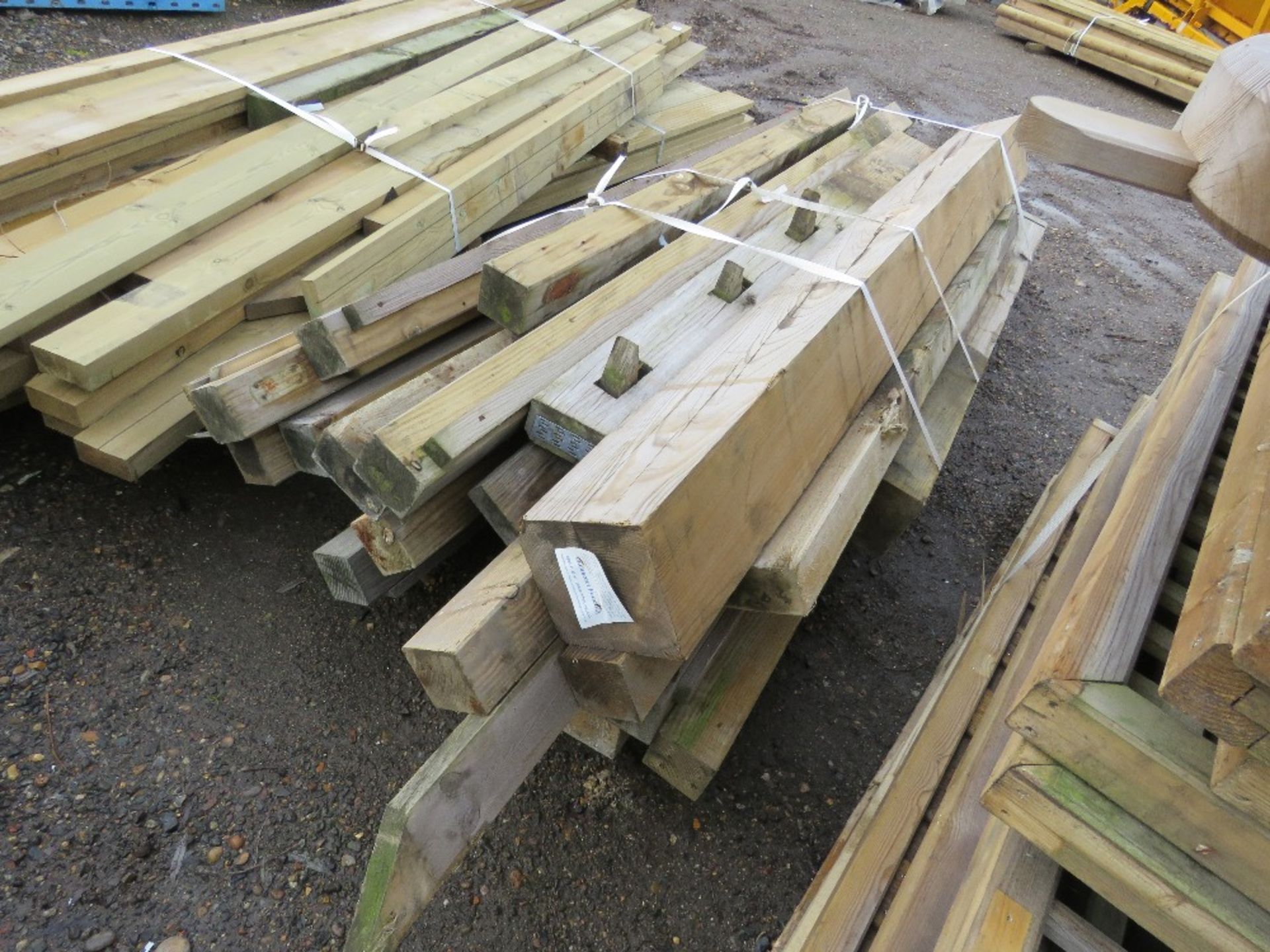 ASSORTED POSTS AND TIMBERS. - Image 4 of 6