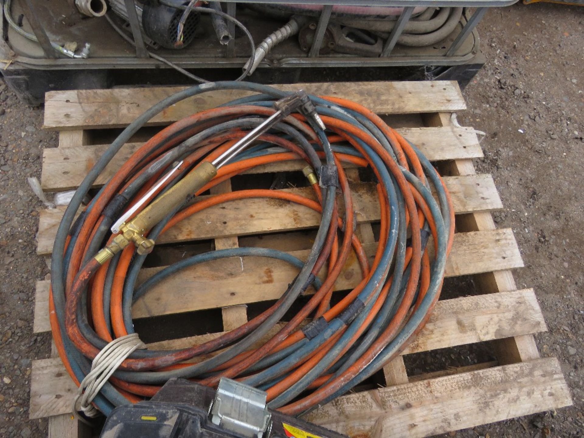 GAS CUTTING HOSES AND EQUIPMENT. SOURCED FROM COMPANY LIQUIDATION. - Image 5 of 5