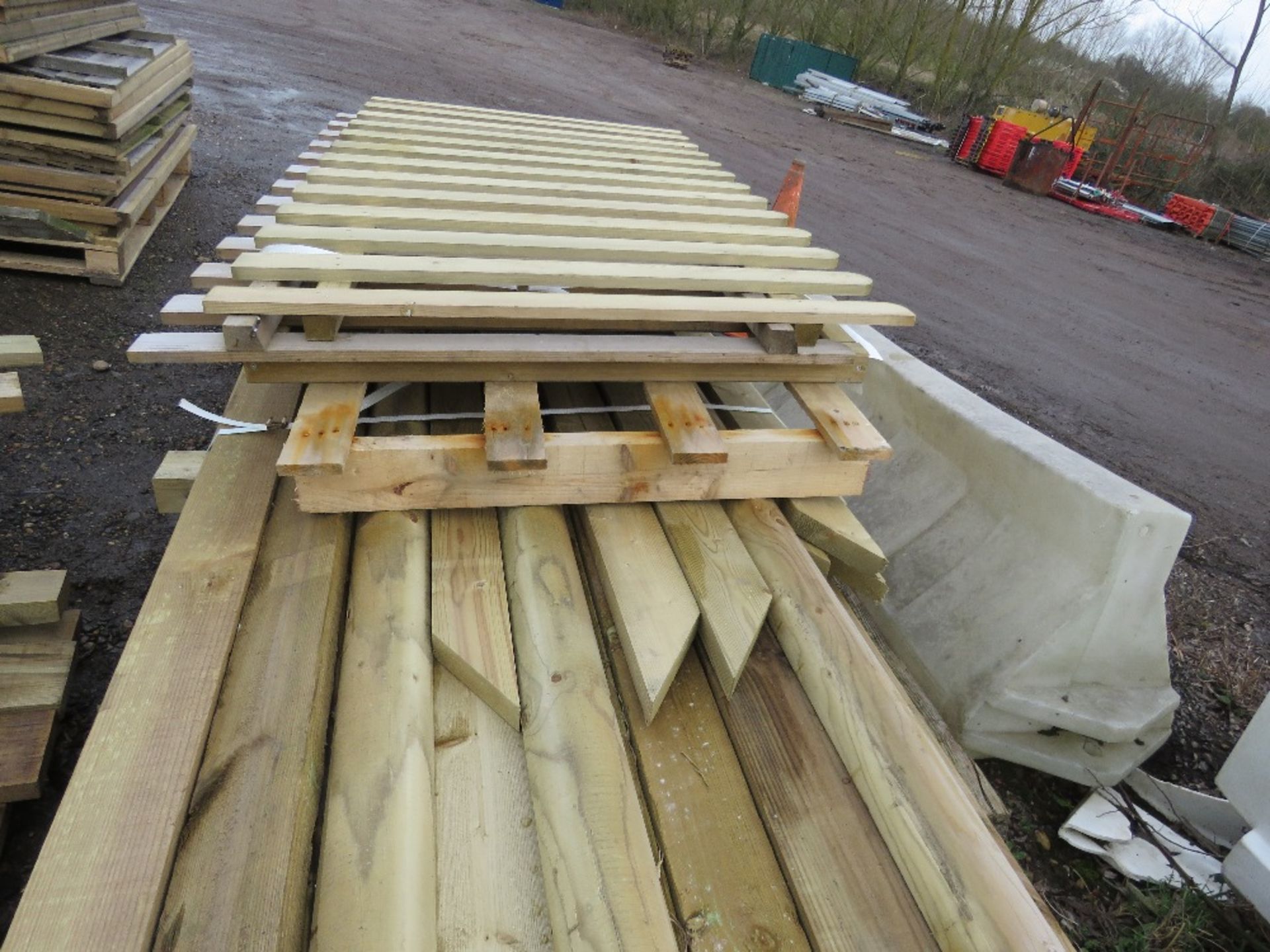 TIMBER RAILS, PANELS AND TIMBERS AS SHOWN. - Image 8 of 8