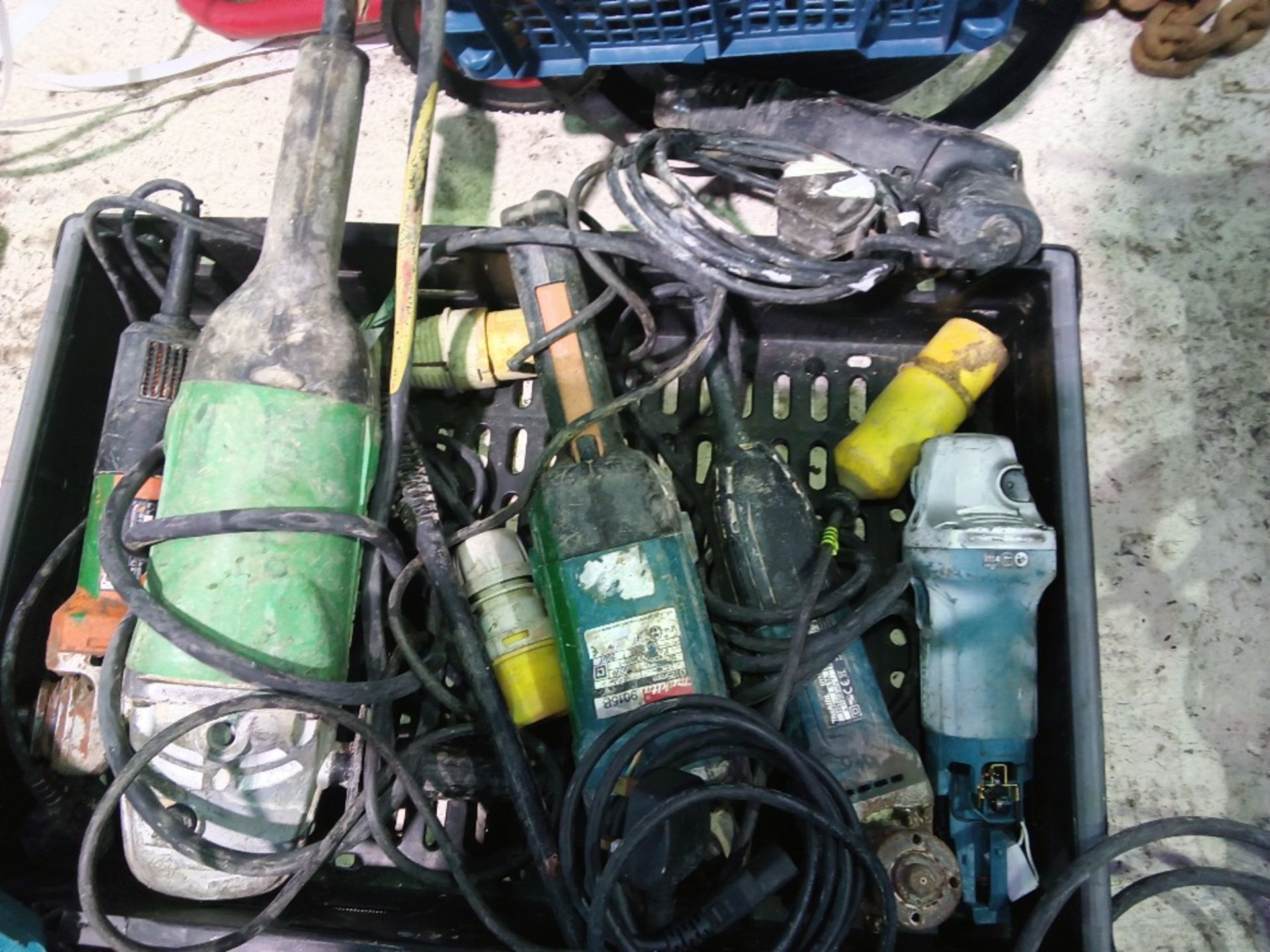 QUANTITY OF ASSORTED POWER TOOLS AND SUNDRIES. - Image 2 of 5