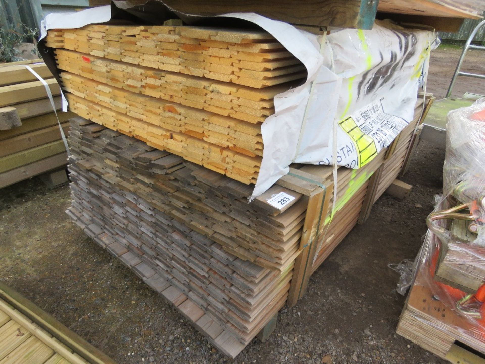 LARGE PACK OF UNTREATED SHIPLAP CLADDING TIMBER (2NO BUNDLES): 1.73M LENGTH X 100MM WIDTH APPROX.