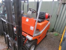 BT CARGO GAS POWERED FORKLIFT TRUCK, 3 TONNE RATED CAPACITY APPROX. 5154 REC HRS. SN:CE289098.