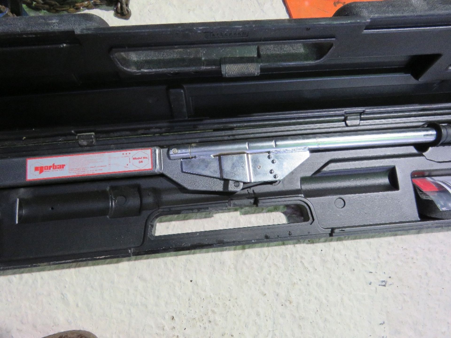 NORBAR 5R TORQUE WRENCH IN A CASE. 5FT LENGTH APPROX. SOURCED FROM COMPANY LIQUIDATION. THIS LOT - Image 2 of 4