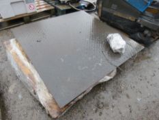 SET OF PALLET WEIGHING SCALES, 240VOLT POWERED WITH READER HEAD. SOURCED FROM COMPANY LIQUIDATION.