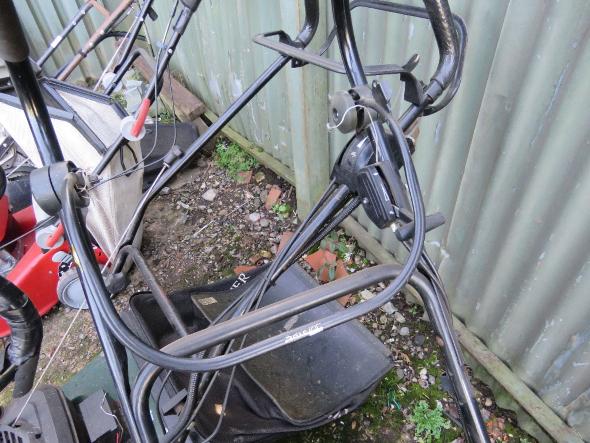 ATCO PETROL ENGINED ROLLER LAWNMOWER , NO COLLECTOR. THIS LOT IS SOLD UNDER THE AUCTIONEERS MARGIN - Image 4 of 4