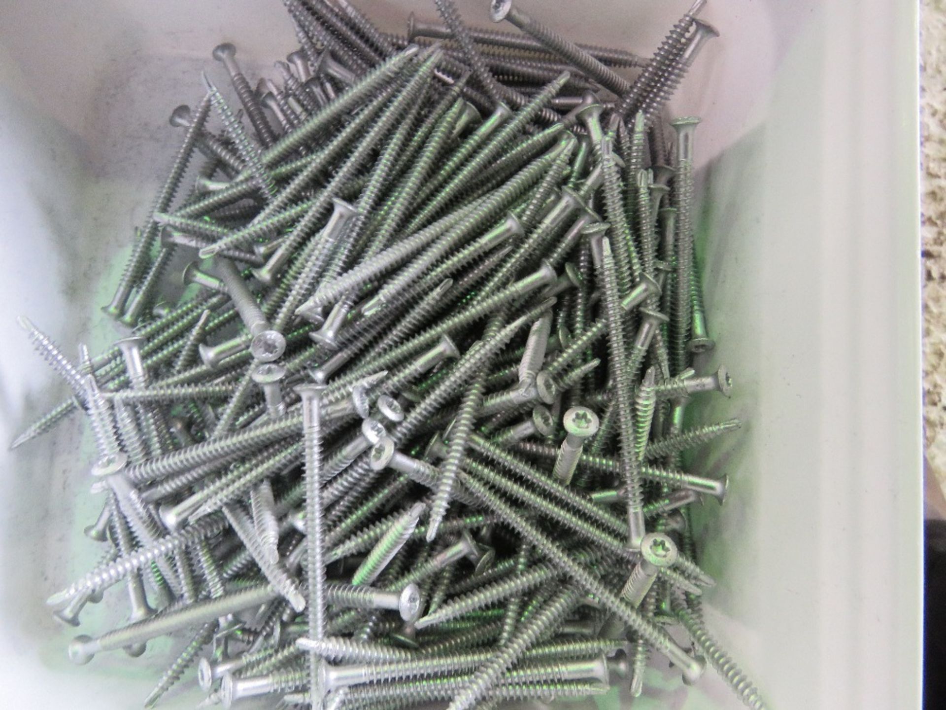 5NO CONTAINERS CONTAINING APPROXIMATELY 500NO SFRS-5.8X85 CARBON STEEL SCREWS. THIS LOT IS SOLD U - Image 2 of 3