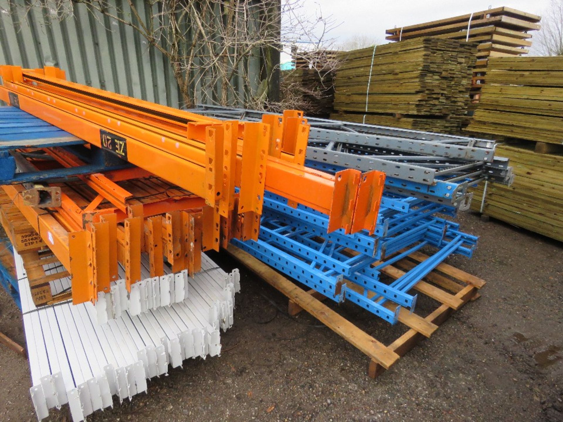 LARGE QUANTITY OF ASSORTED PALLET RACKING 2.5M - 3.28M HEIGHT APPROX WITH BEAMS ETC. THIS LOT IS