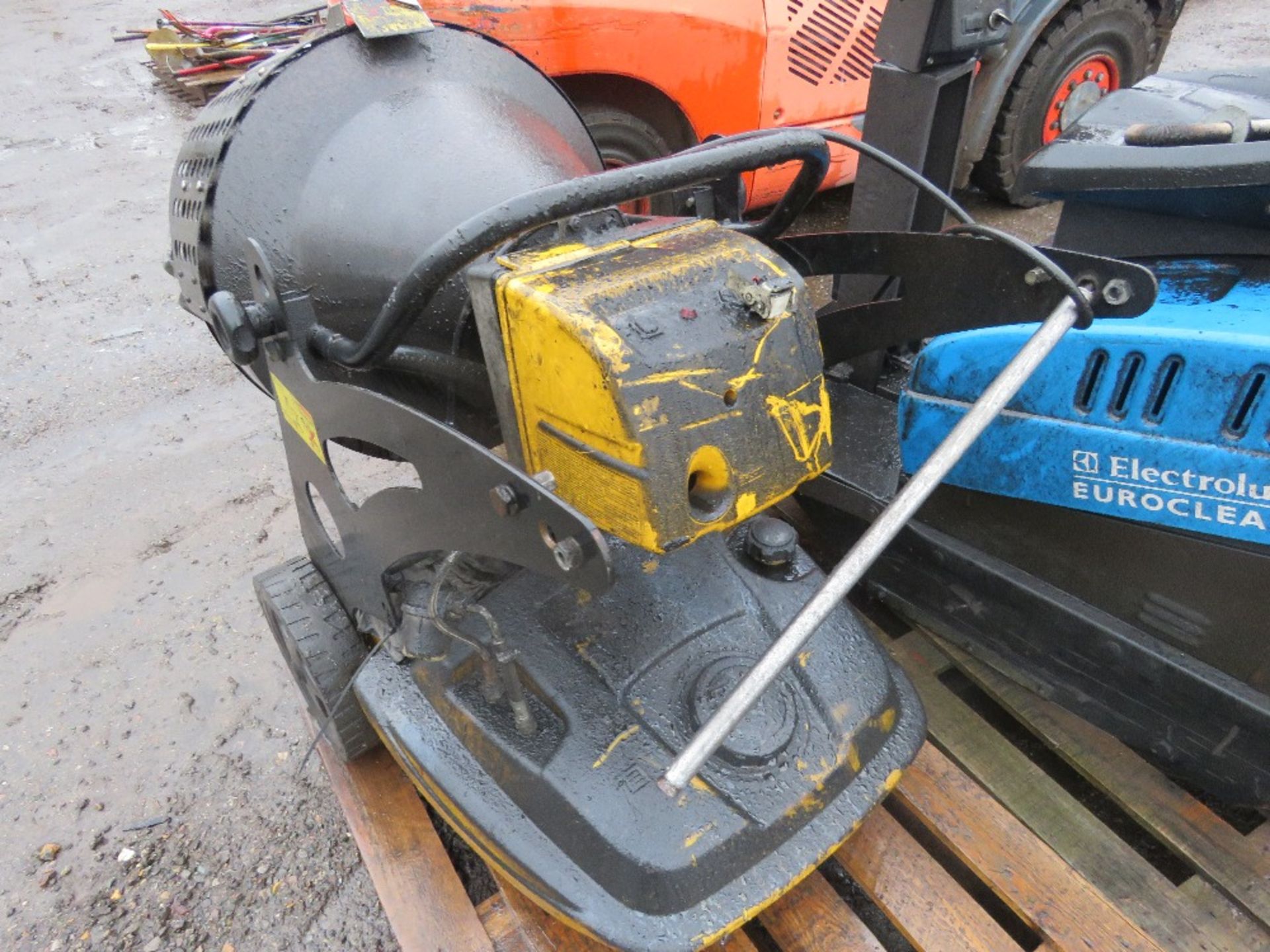 HIGH OUTPUT WORKSHOP HEATER, 240VOLT POWERED. SOURCED FROM COMPANY LIQUIDATION. - Image 4 of 4