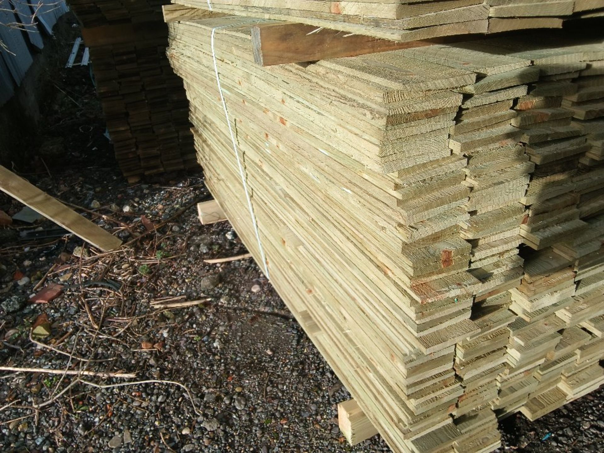 LARGE PACK OF TREATED FEATHER EDGE CLADDING TIMBER BOARDS: 1.80M LENGTH X 100MM WIDTH APPROX. - Image 3 of 3