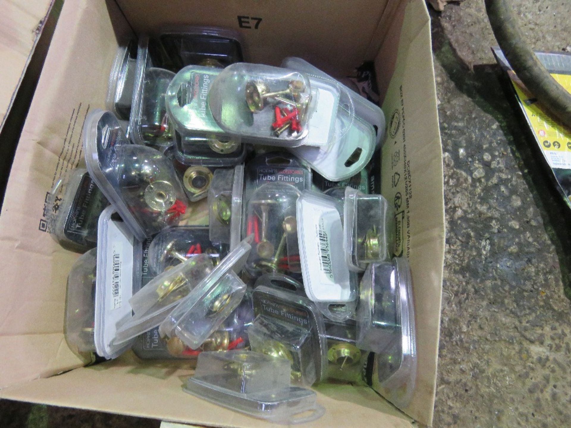 BOX OF ASSORTED POLE / CURTAIN RAIL FIXINGS. - Image 2 of 2