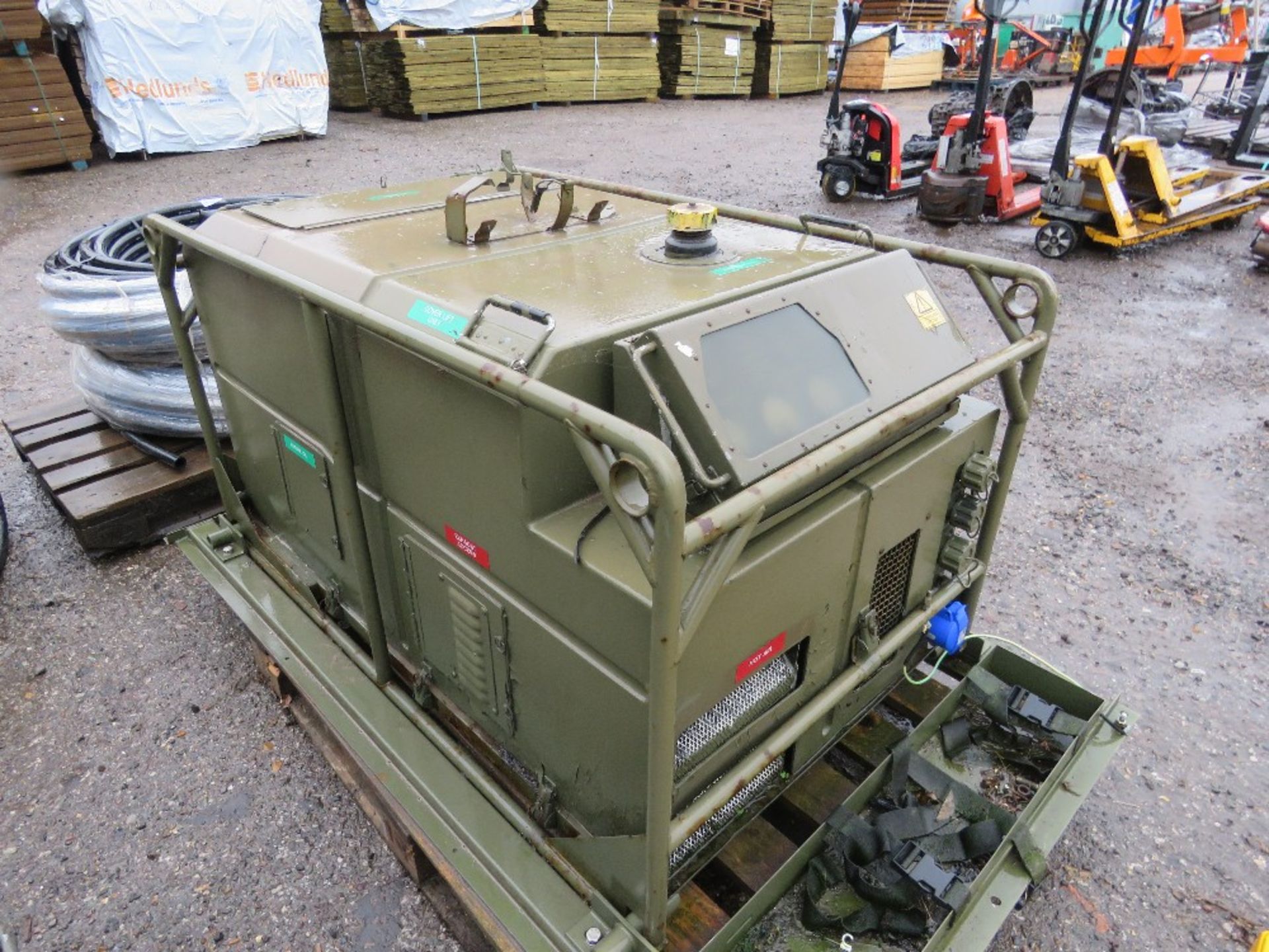 EX ARMY 4.5KVA DIESEL ENGINED GENERATOR SET. SOURCED FROM COMPANY LIQUIDATION. THIS LOT IS SOLD - Image 3 of 6