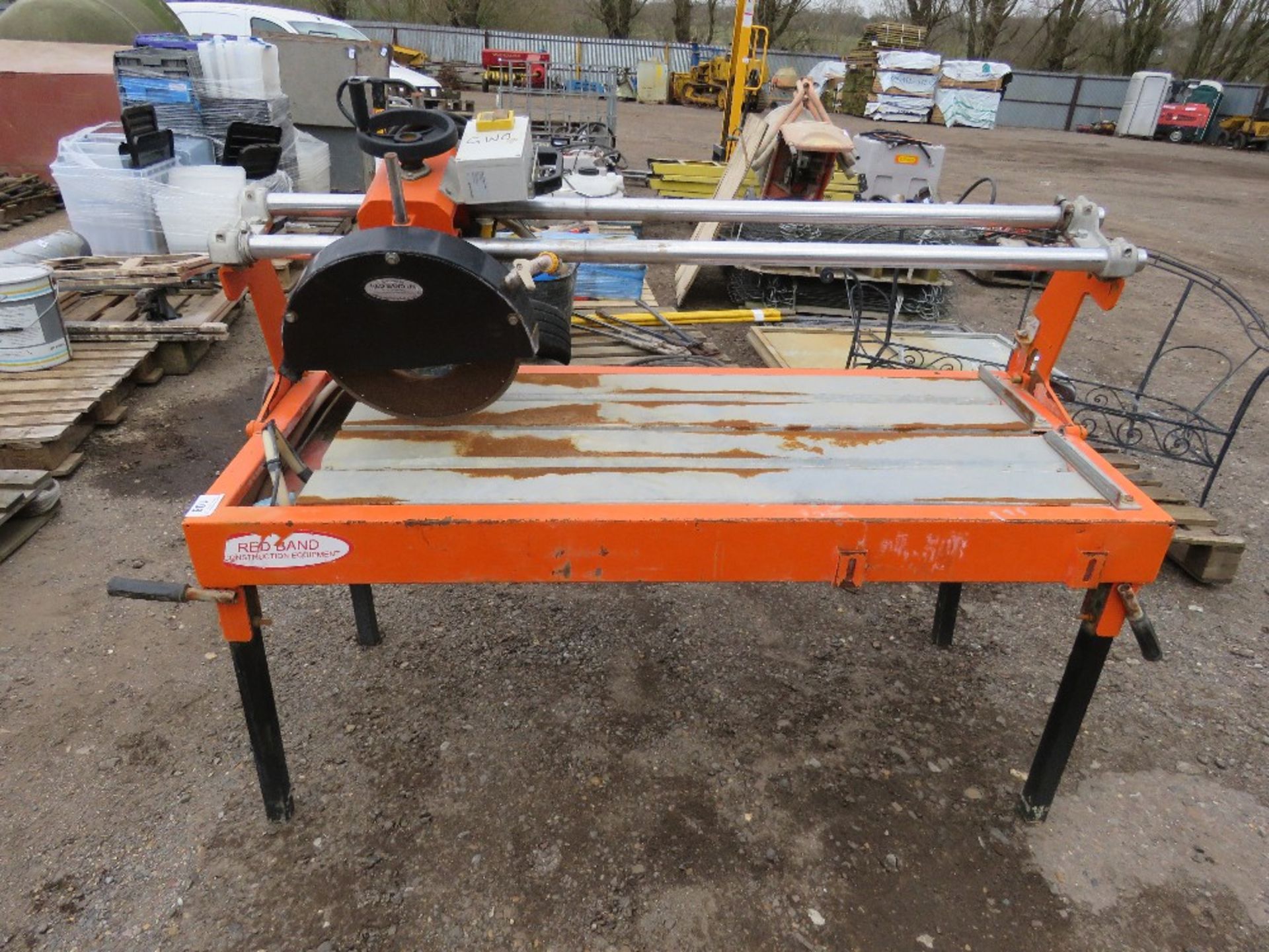 REDBAND SEGA MB120 MONO TILE SAW WITH SLIDING HEAD. RECENTLY WORKING, SURPLUS TO REQUIREMENTS. - Image 2 of 5