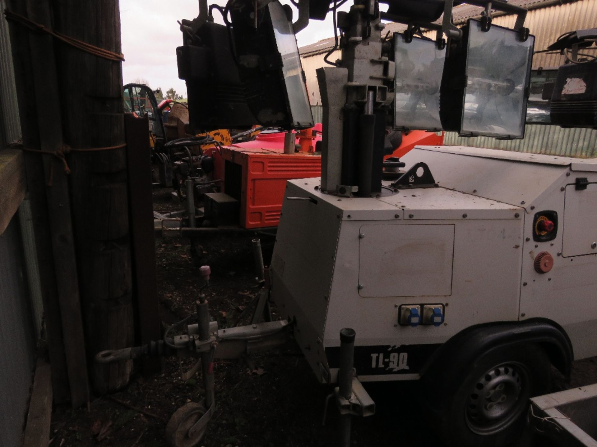 SMC TL90 TOWED LIGHTING TOWER, YEAR 2011 BUILD. DIRECT FROM LOCAL COMPANY. PN:LT044 - Image 6 of 7