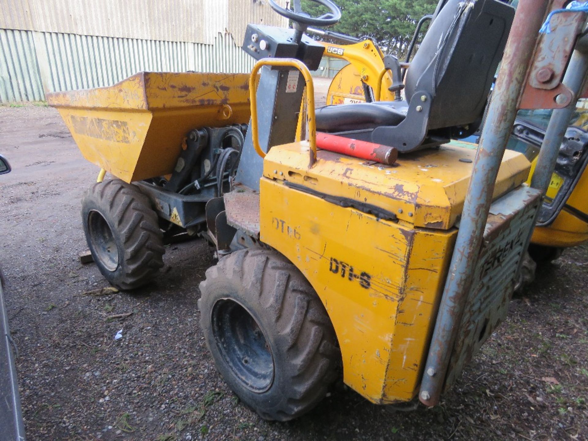 BENFORD TEREX HD1000 HIGH TIP DUMPER. SN:SLBDRP00L207HM265. DRIVES AND TIPS..SWITCH FAULT ON HIGH TI - Image 4 of 9