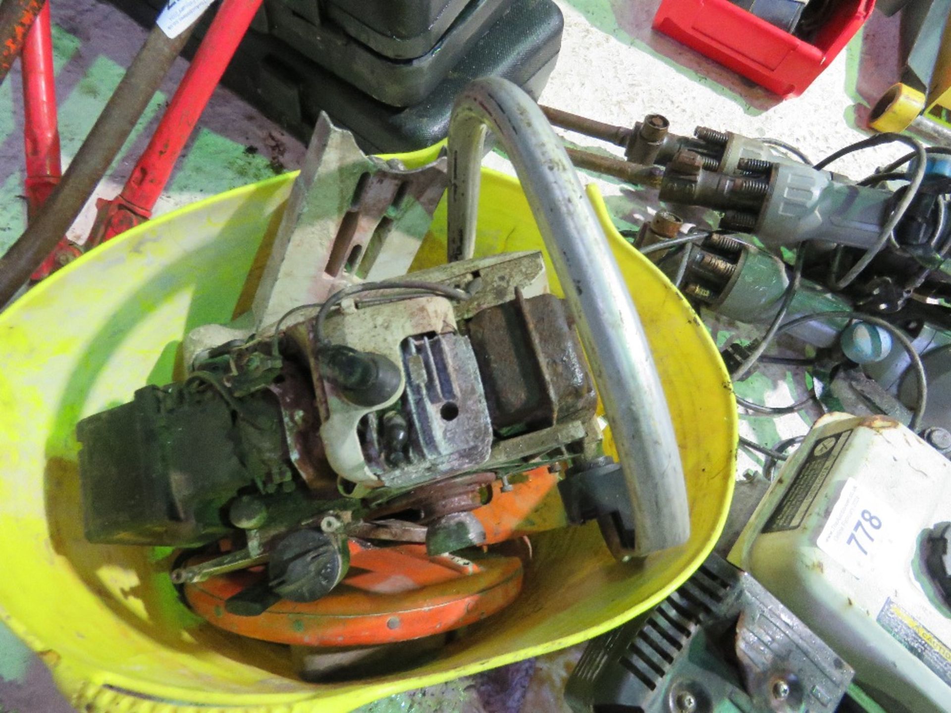 STIHL SAW PARTS PLUS 2 X PETROL ENGINES. THIS LOT IS SOLD UNDER THE AUCTIONEERS MARGIN SCHEME, THE - Image 3 of 6