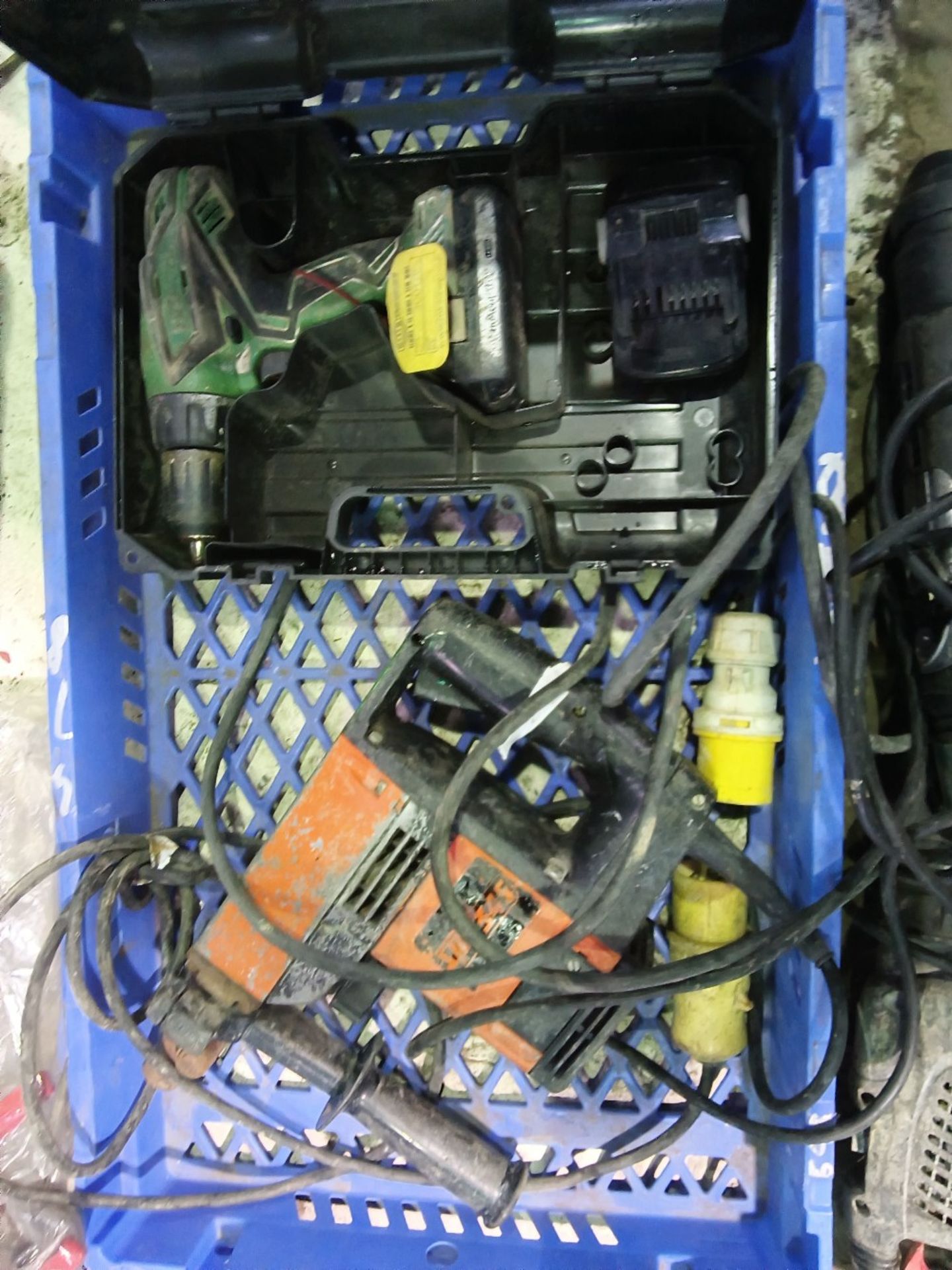 QUANTITY OF ASSORTED POWER TOOLS AND SUNDRIES. - Image 2 of 3