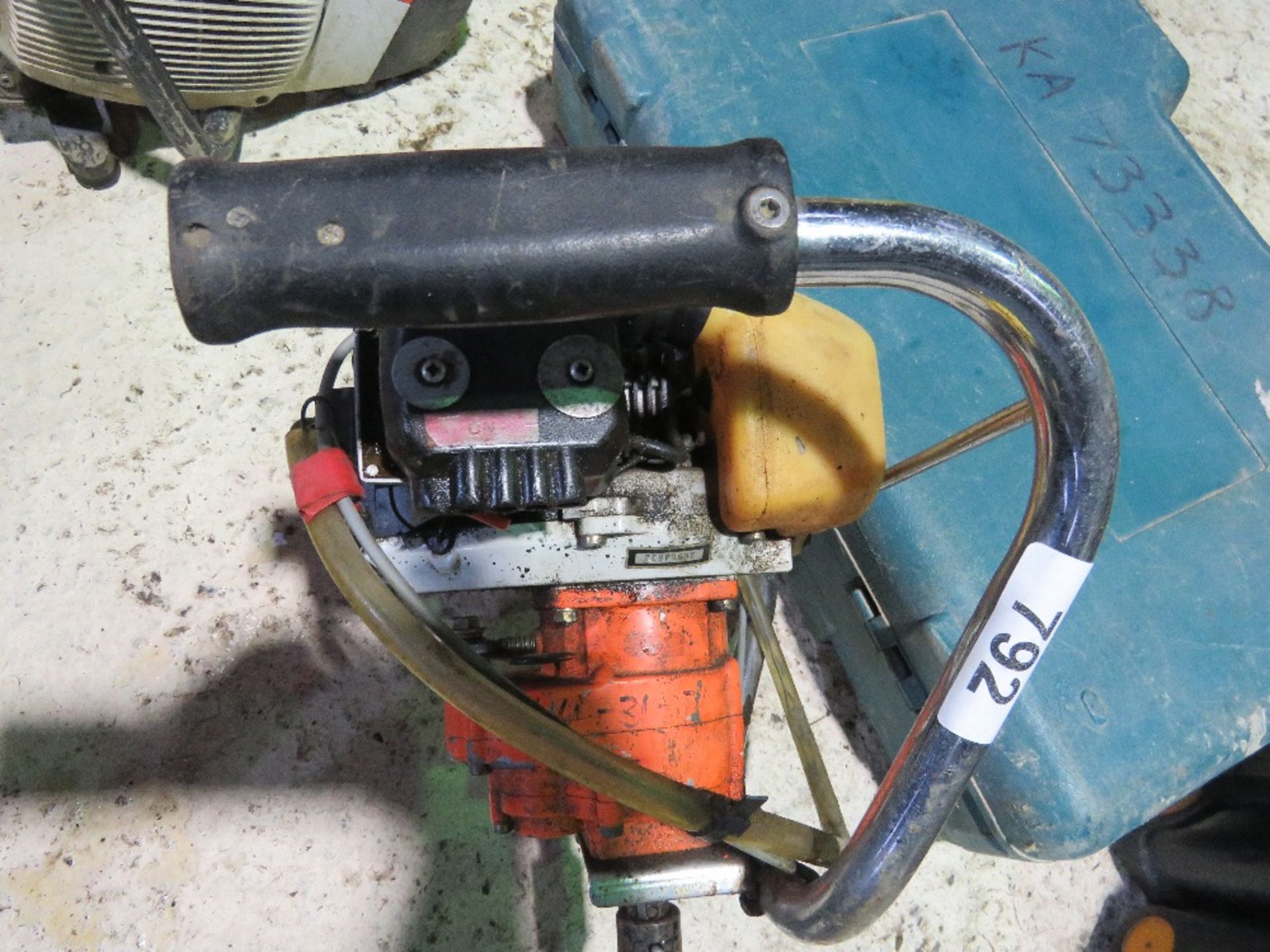 STIHL PETROL ENGINED POST HOLE BORER. SOURCED FROM LOCAL DEPOT CLOSURE. - Image 3 of 6