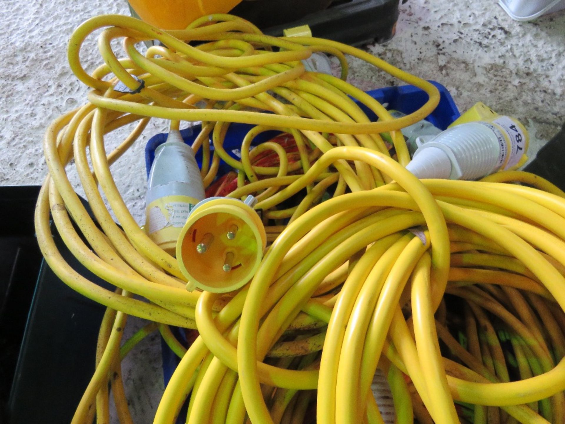 LARGE QUANTITY OF HEAVY DUTY 110VOLT EXTENSION LEADS. THIS LOT IS SOLD UNDER THE AUCTIONEERS MARG - Image 3 of 4