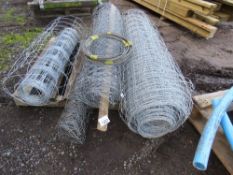 QUANTITY OF ASSORTING WIRE NETTING AND FENCING ITEMS. THIS LOT IS SOLD UNDER THE AUCTIONEERS MARG