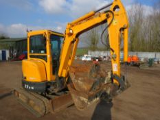 HYUNDAI ROBEX 27Z-9 RUBBER TRACKED EXCAVATOR YEAR 2015 BUILD. 2573 REC HOURS. 4NO BUCKETS WITH A MAN