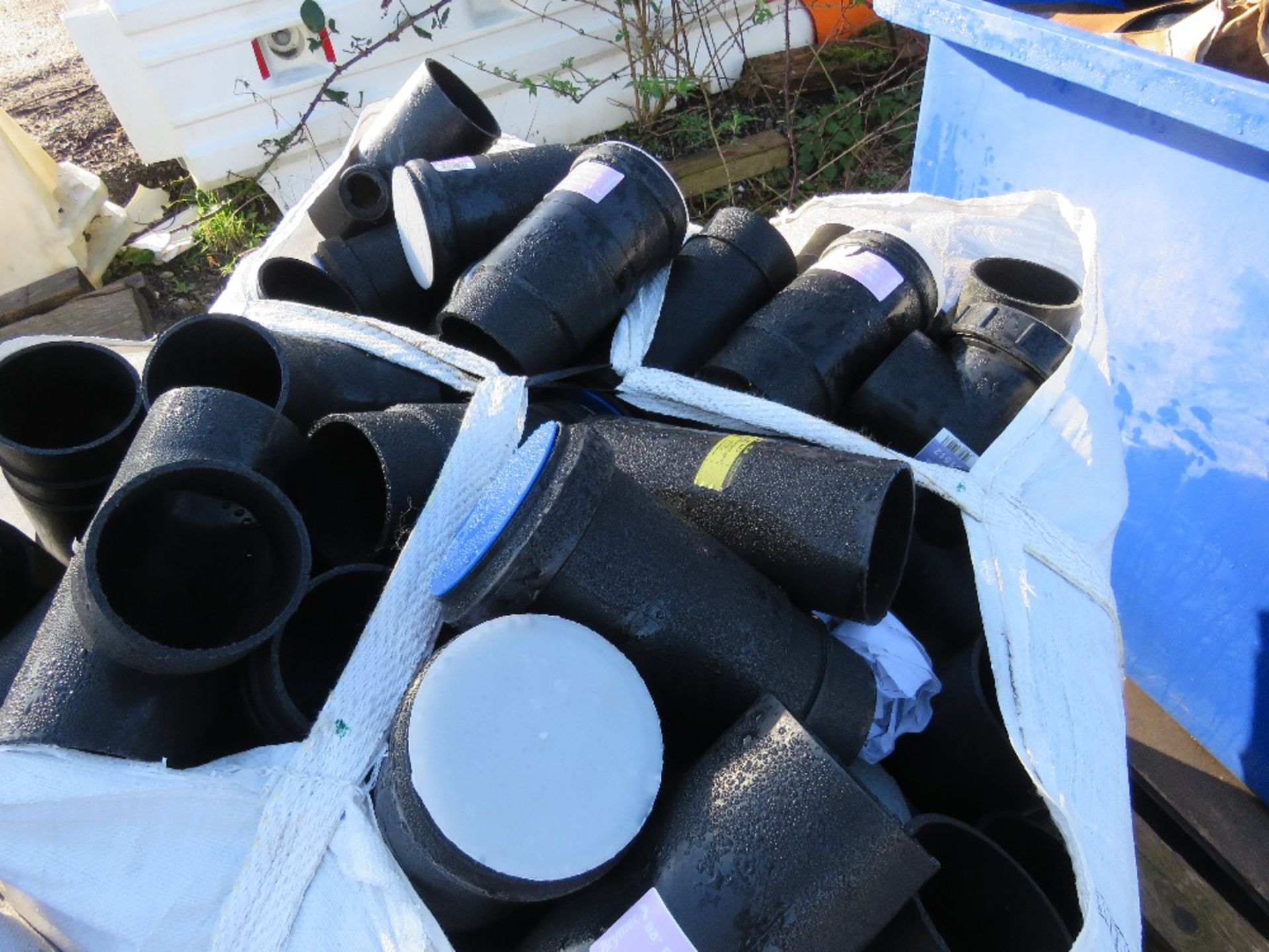 5NO PALLETS CONTAINING PIPE CONNECTORS / ACCESS POINTS.. SOURCED FROM COMPANY LIQUIDATION. - Image 5 of 6