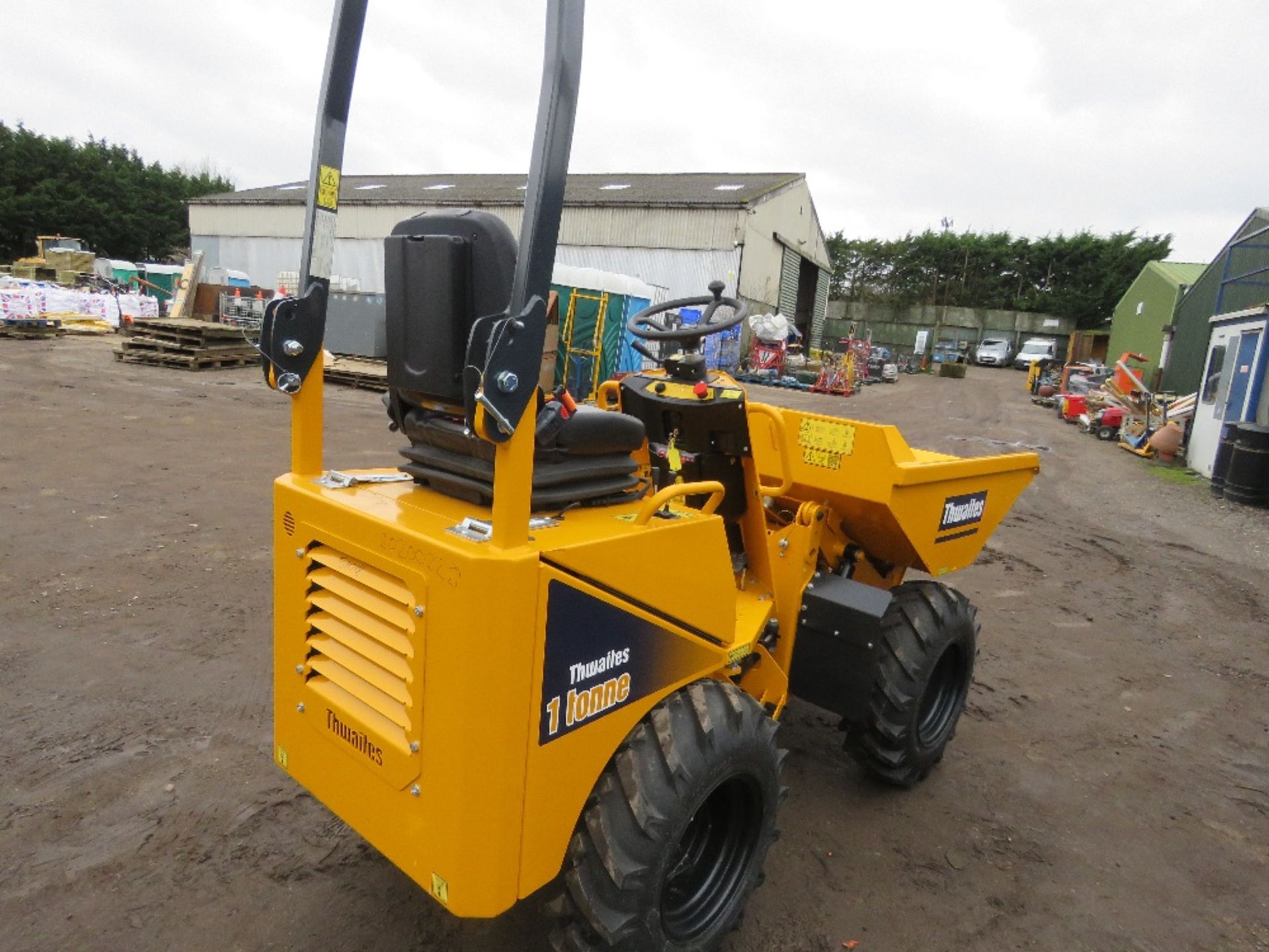 THWAITES MACH2001 1 TONNE HIGHT TIP DUMPER YEAR 2023, UNUSED. 1.2 HOURS. SN:SLCM2001230661018. WHEN - Image 3 of 11