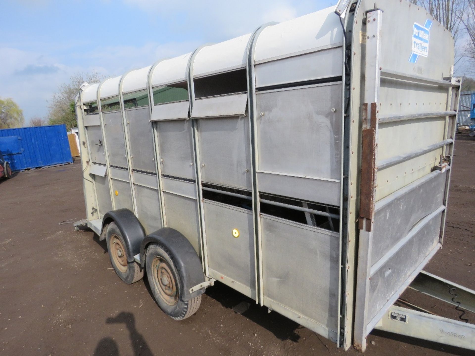 IFOR WILLIAMS TA510G-12 LIVESTOCK TRAILER WITH PARTITIONS AS SHOWN SN:SCK600000Y0288656. SOURCED FRO - Image 2 of 12