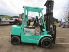 MITSUBISHI 30 3 TONNE GAS POWERED FORKLIFT TRUCK, SN:EF130-40081 YEAR 1999 BUILD. 2.4M CLOSED MAST H